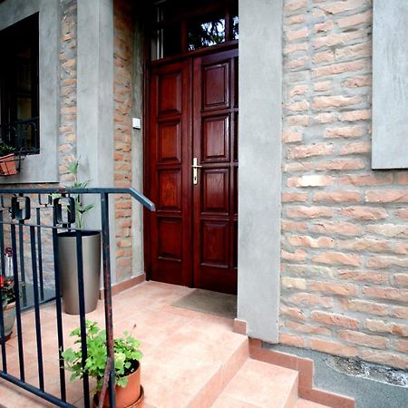 Studio Hram 2 Belgrado Exterior foto